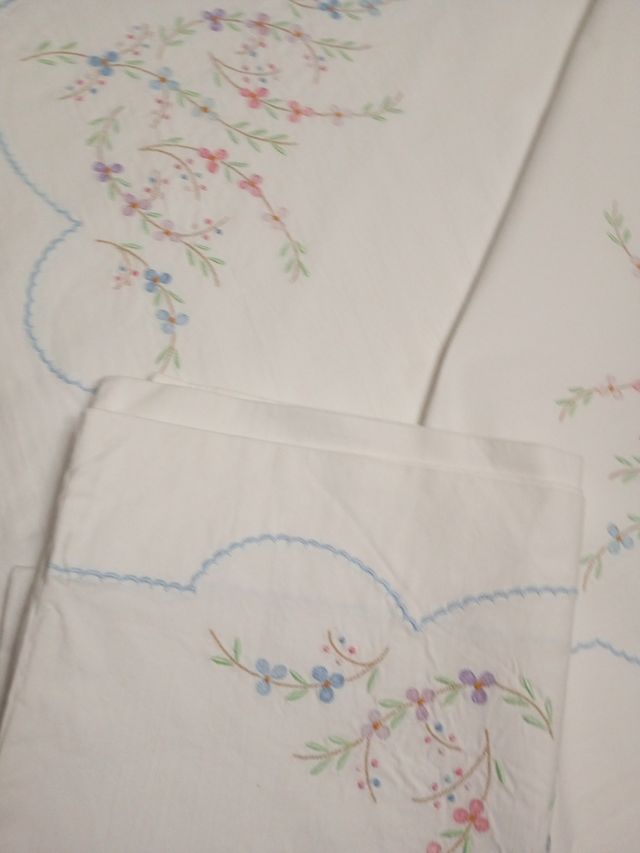 Juego de cama bordado floral