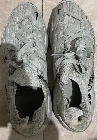 Zapatillas Nike Grises y Blancas