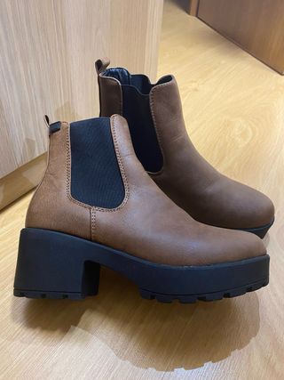 Botín Emmshu plataforma marrón