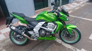 Kawasaki Z750 Verde