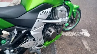 Kawasaki Z750 Verde