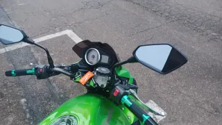 Kawasaki Z750 Verde