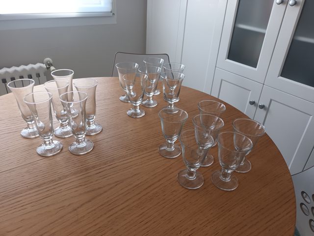 Juego 18 copas de cristal modernas sin usar