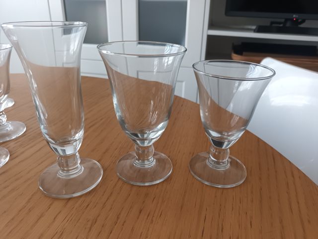 Juego 18 copas de cristal modernas sin usar