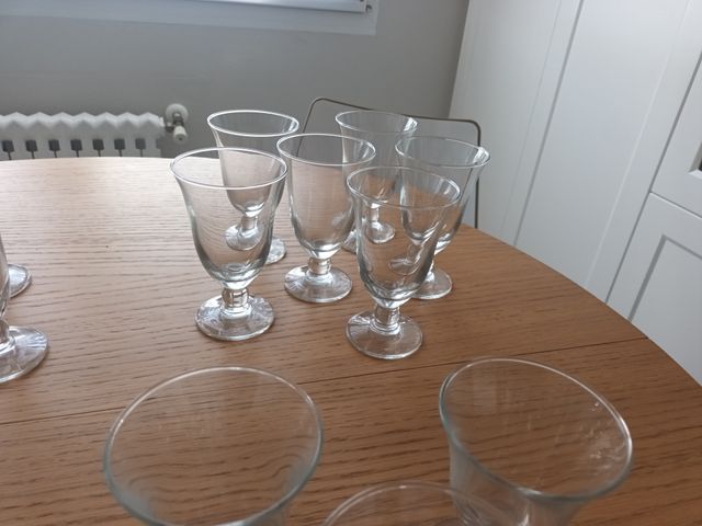 Juego 18 copas de cristal modernas sin usar