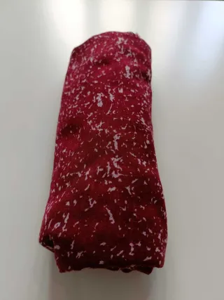 Pañuelo de color rojo oscuro Amichi