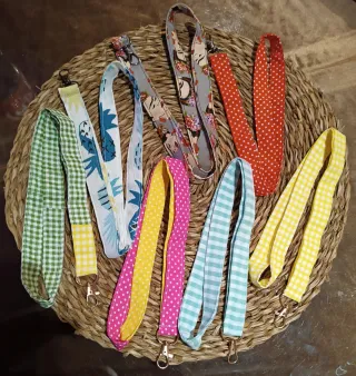 Lanyard para colgar móvil, llaves o tarj. identif.