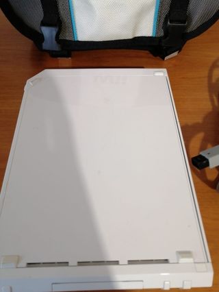 Nintendo Wii con borsa, cavi e nunchuck