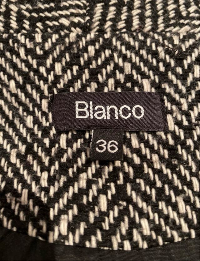 Abrigo Blanco y Negro