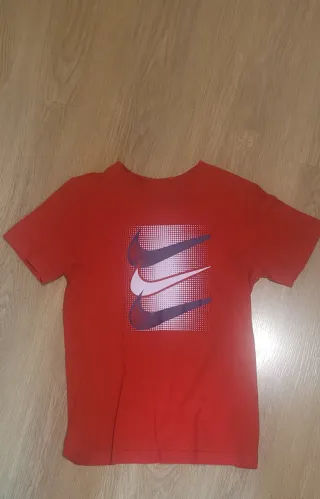 Camiseta Nike Roja con triple logo