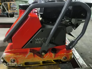 Bandeja compactadora muy nueva