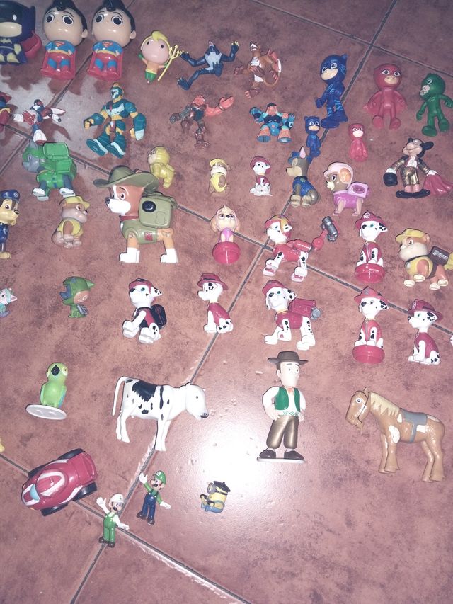 60 Figuras Muñecos Colección Licencias