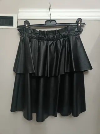 Gonna nera eco-pelle volant