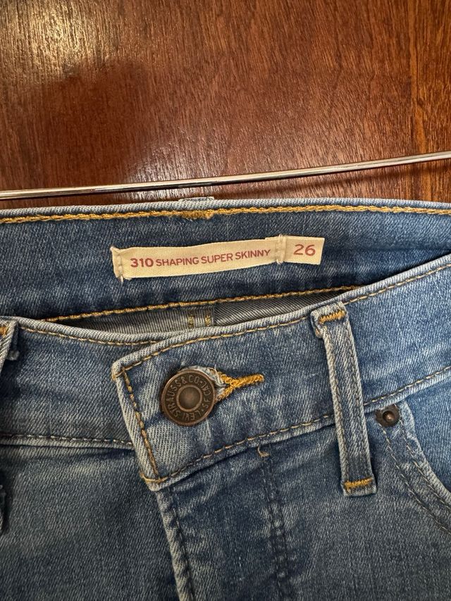 Pantalón Levi's 310 Shaping Super Skinny Azul
