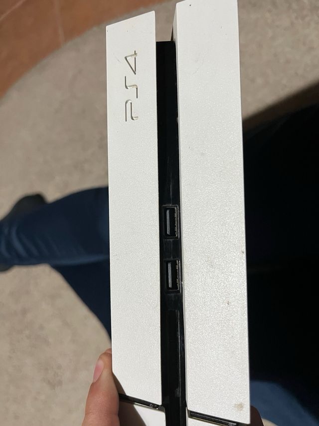 PS4 (PlayStation 4) Blanca + Elden Ring + 2 Mandos