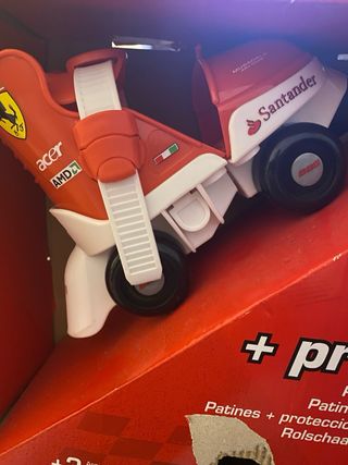 Patines Ferrari + protecciones +3 años