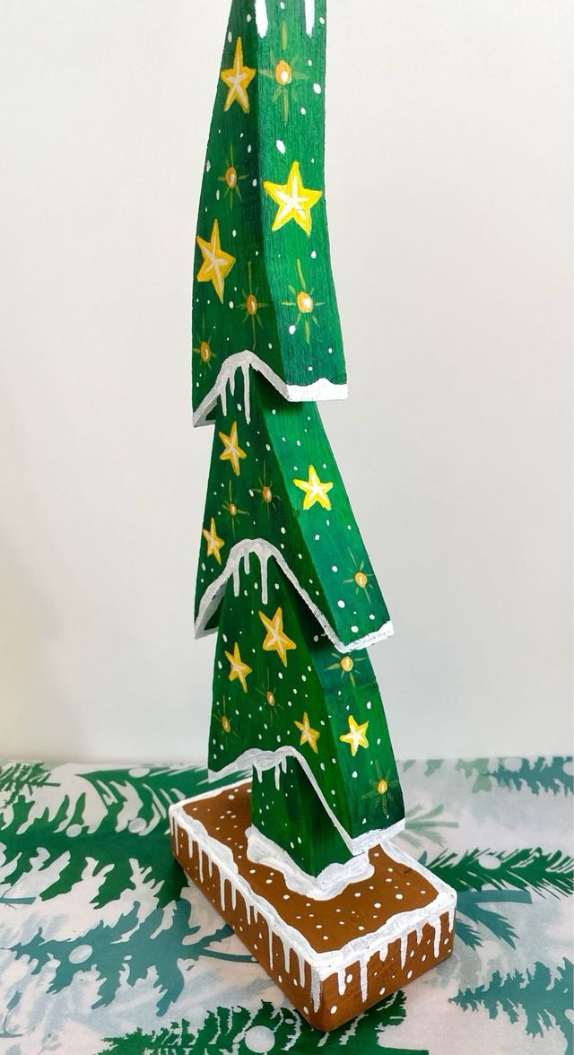 Casitas y árboles de Navidad pintados a mano