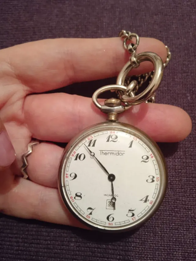 RELÓGIO DE BOLSO COM PRENDA