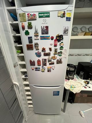 Frigorífico Combi Indesit.