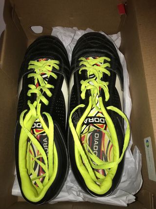 scarpe da calcio in ottimo stato