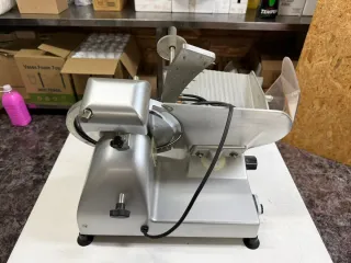 Cortadora de fiambres profesional Beckers