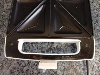 Sandwichera Salton Blanca