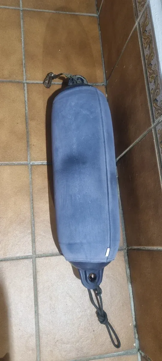 Boya de barco grande