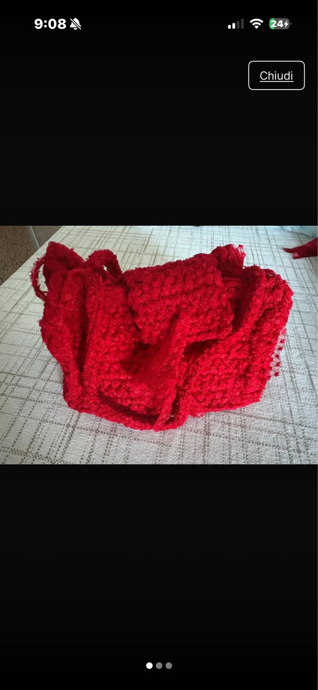 Bolso rojo hecho a mano