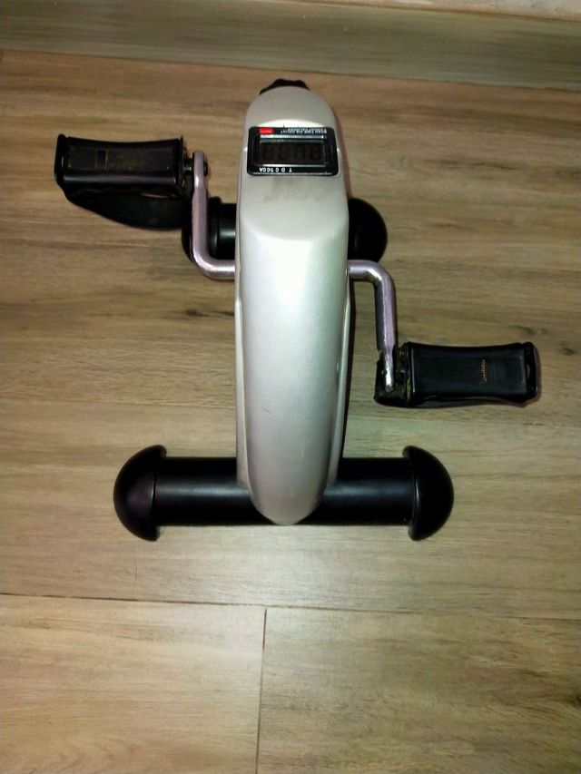 Pedales estáticos con pantalla digital