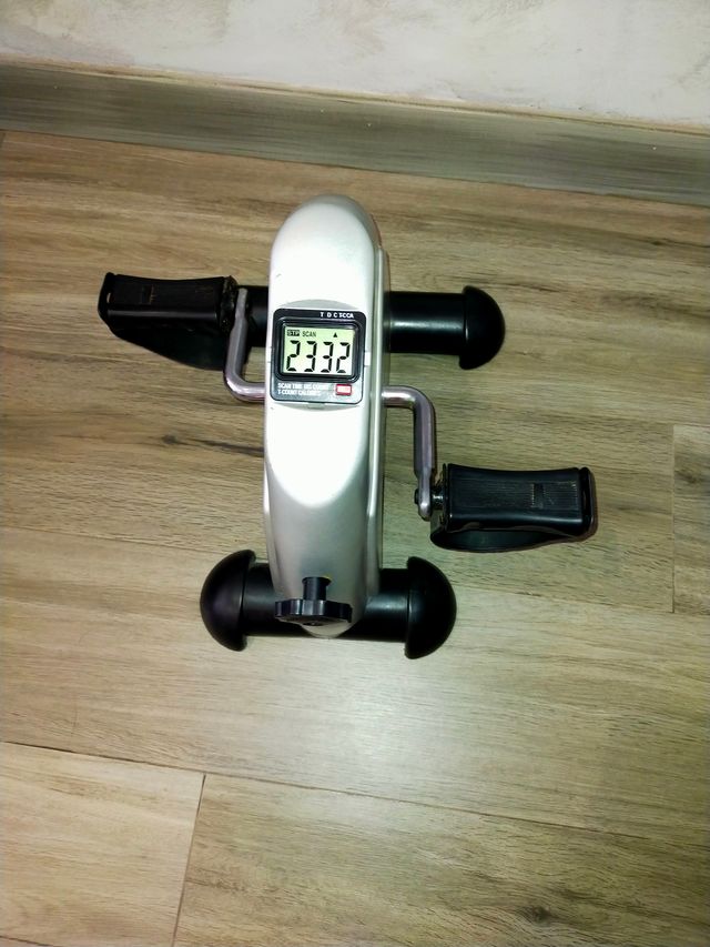 Pedales estáticos con pantalla digital