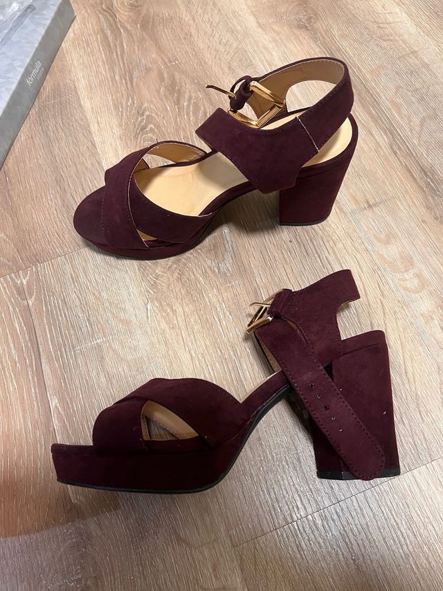 Tacones sandalia Ante Granate Fórmula Joven