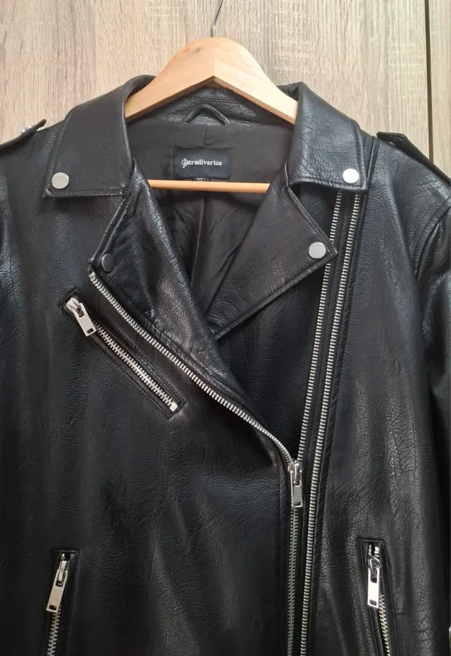 Chaqueta Biker Stradivarius Lazos Talla L
