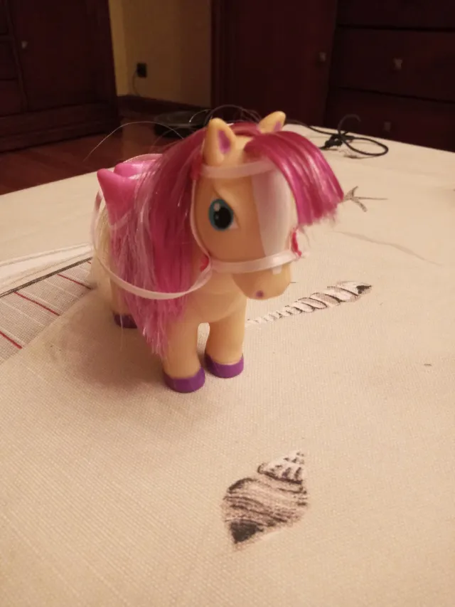 Caballo Barriguitas rosa y blanco