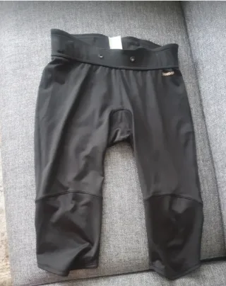 Mallas pirata Reebok negra con badana