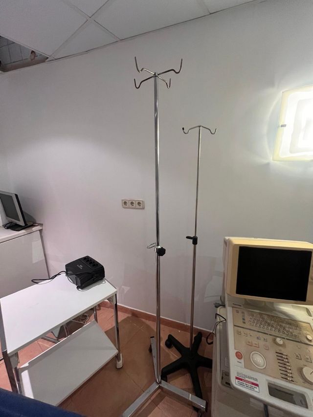 Porta suero ajustable