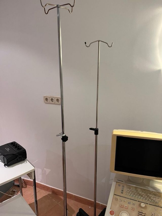 Porta suero ajustable