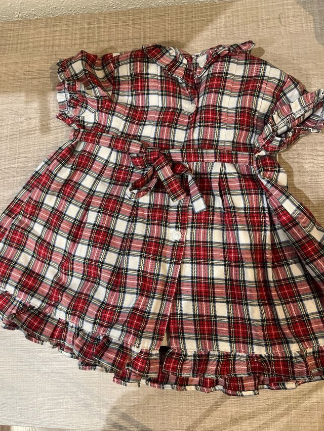 Vestido de cuadros rojo y blanco