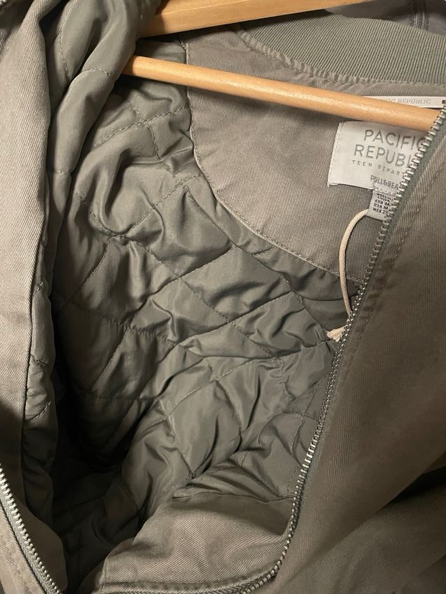 Chaqueta Bomber Pull and Bear Verde Militar