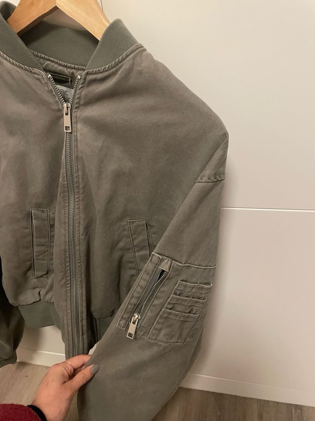 Chaqueta Bomber Pull and Bear Verde Militar