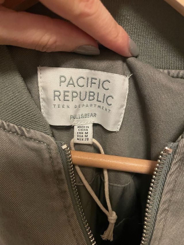 Chaqueta Bomber Pull and Bear Verde Militar