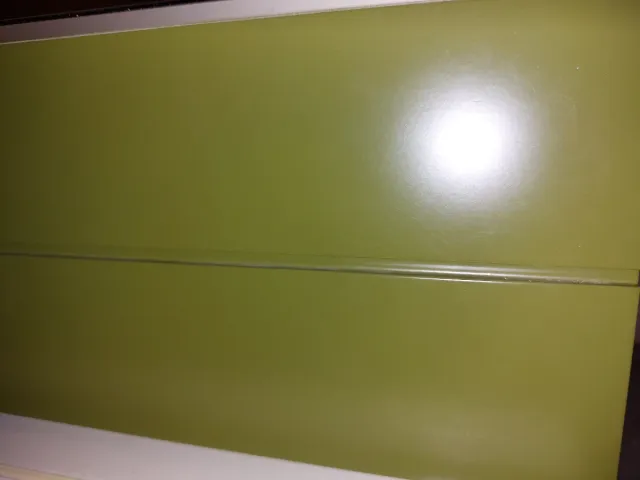 Mesitas de noche verdes y blancas