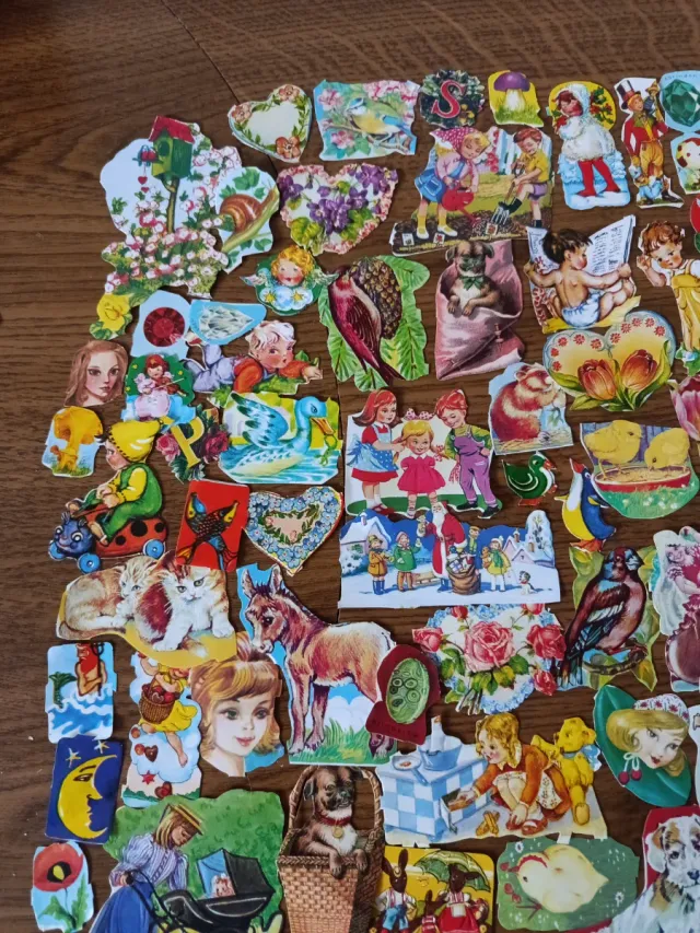 Lote de Cromos de Vários Tamanhos