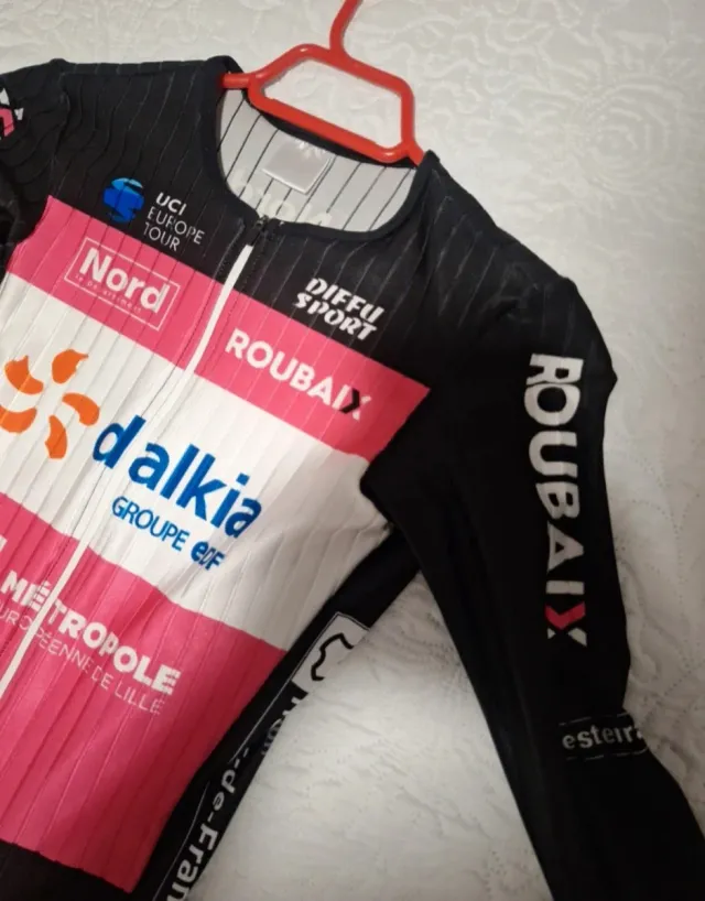 Mono Ciclismo Roubaix UCI Europe Tour talla M