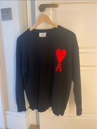 Jersey Ami Paris Negro Corazón Rojo Talla M