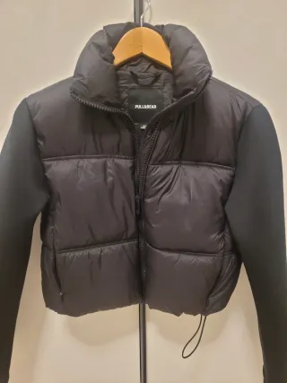 Cazadora acolchada PULL&BEAR negra Talla XS