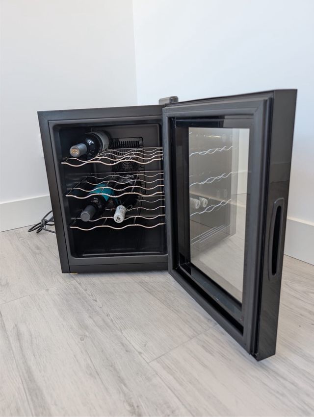 Vinoteca Cecotec 1200 CoolCrystal