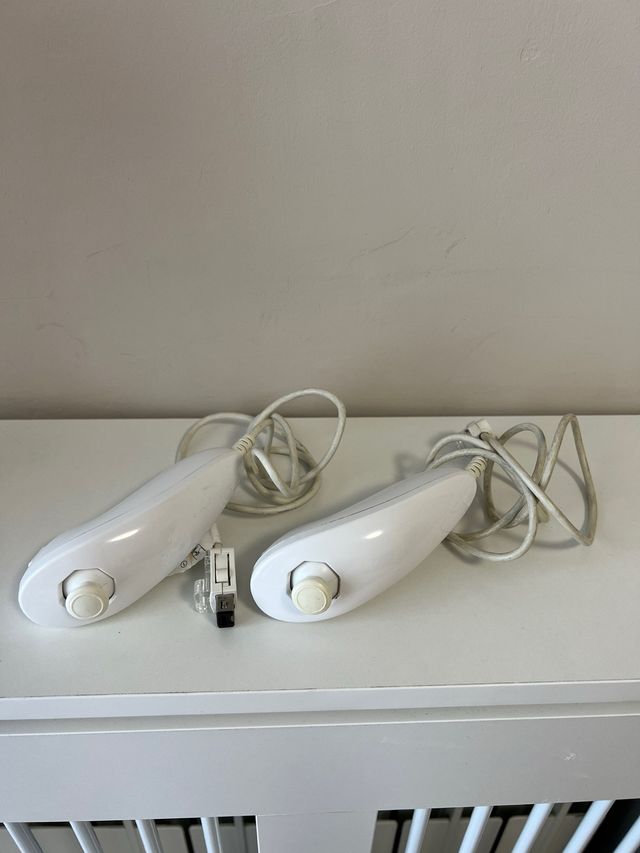 2 controller Nunchuk Wii bianchi