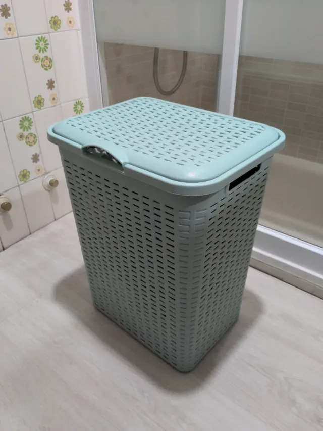 Cesto de ropa sucia de plástico