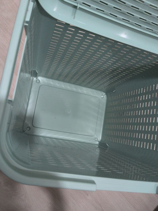 Cesto de ropa sucia de plástico