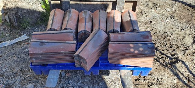 Tejas moruna por unidad rojas